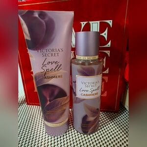 SET Victoria's Secret Love Spell Cashmere